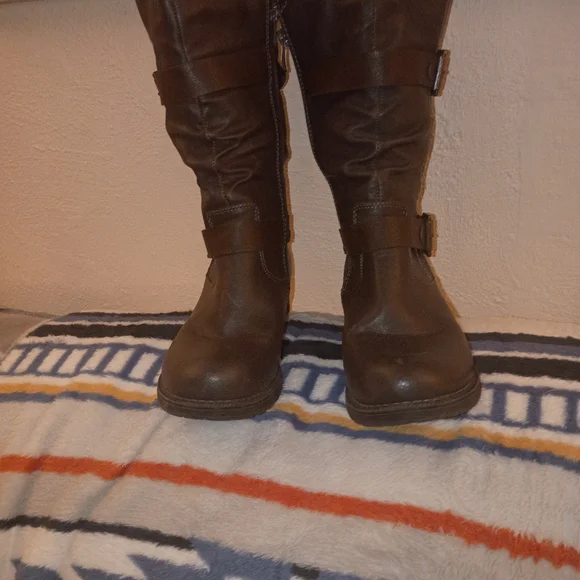 Global Win: Brown Knee-High Buckle Boots - Picture 1 of 4